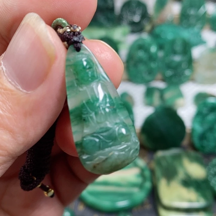 未镶嵌独山玉颈饰