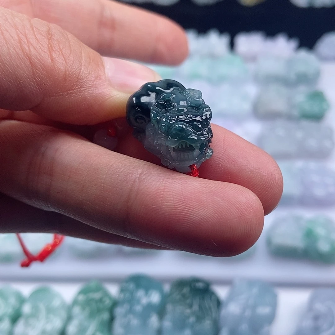 翡翠颈饰未镶嵌农****）翡翠貔貅