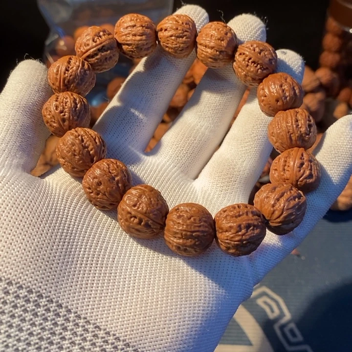 文玩核桃手串……72