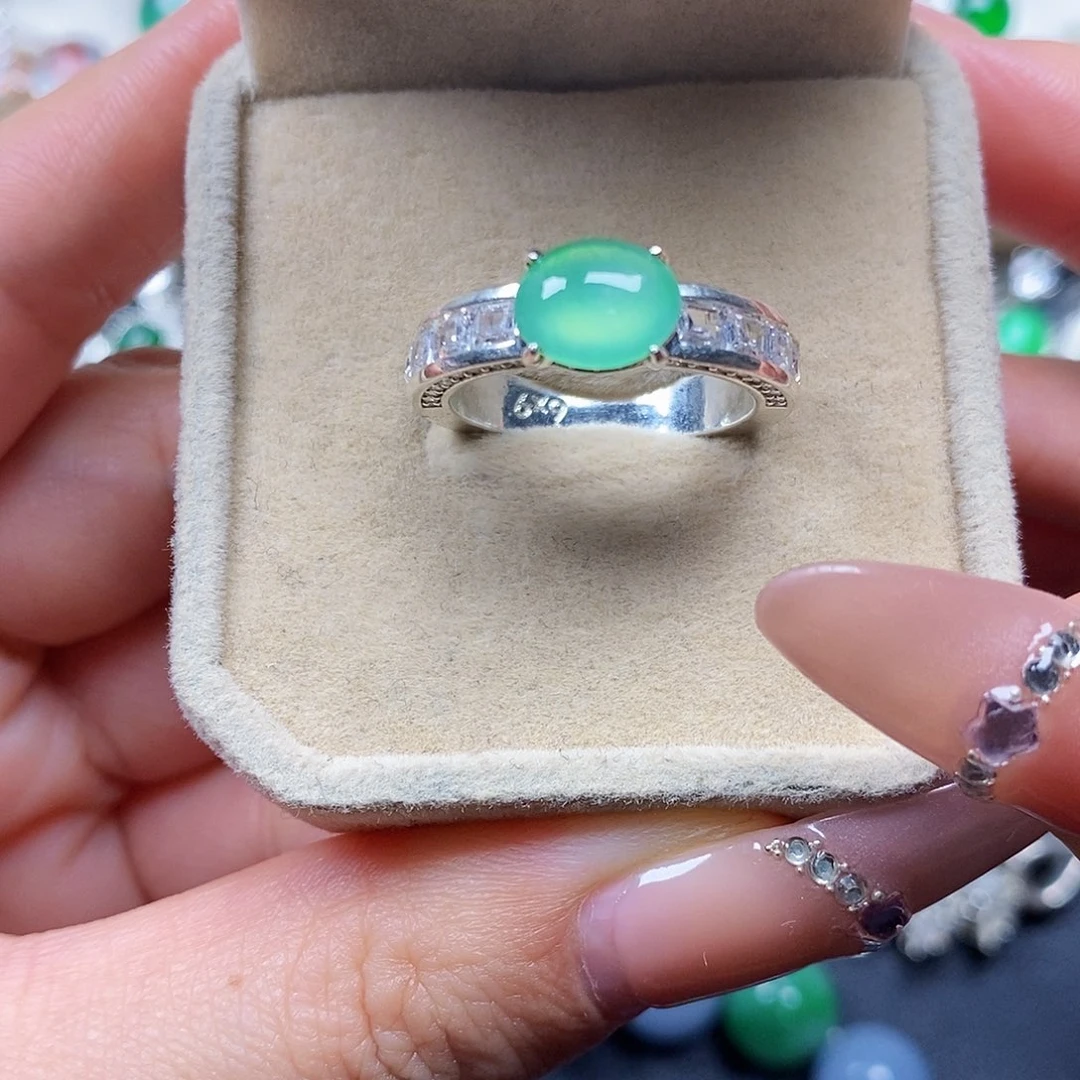 翡翠戒指未镶嵌翡翠戒指