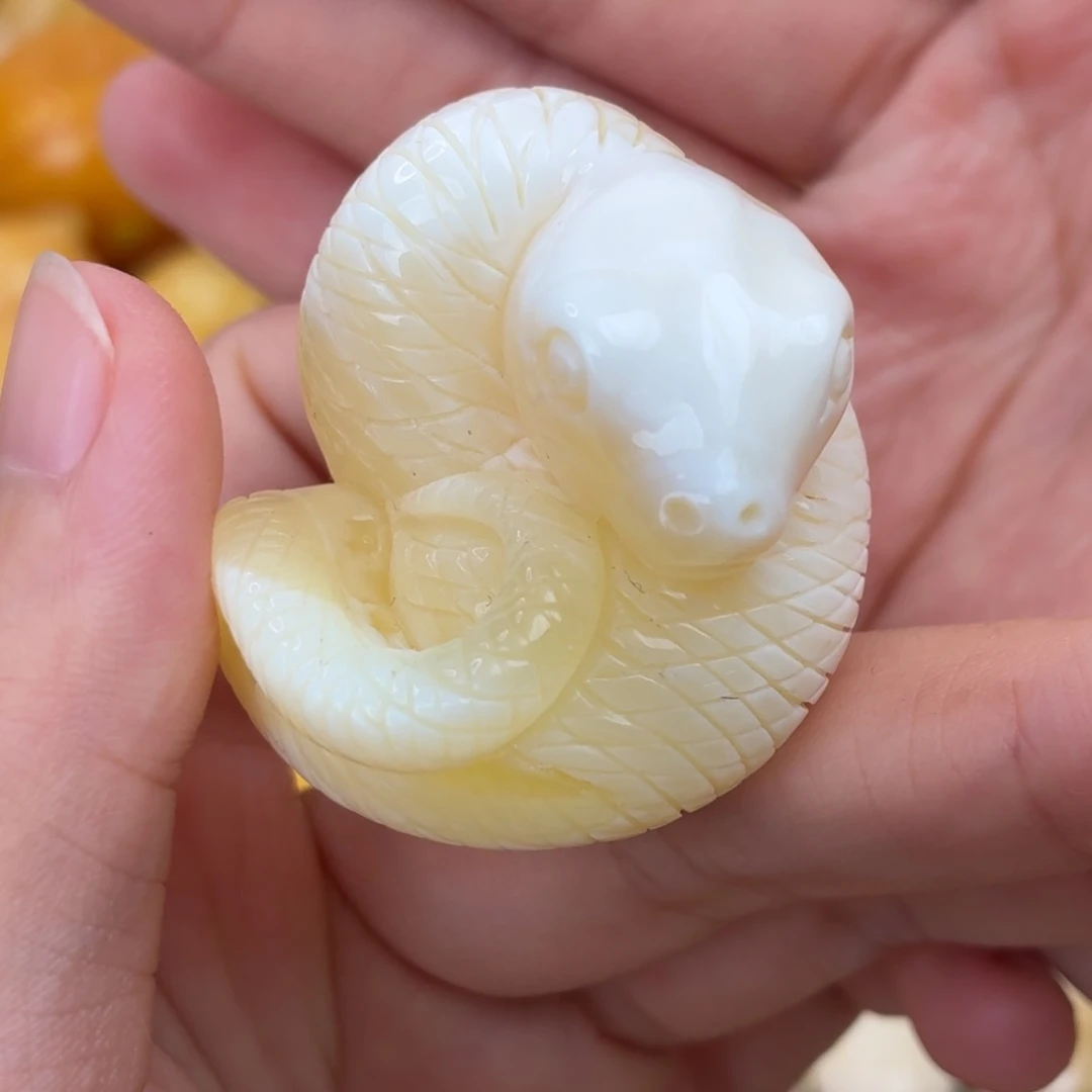 琥珀未镶嵌裸石白蛇