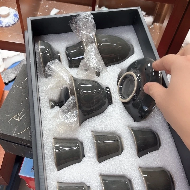 孤品茶具套装等。