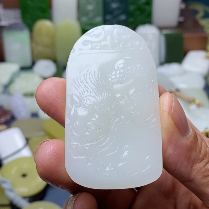 吊坠(赠链)未镶嵌和田玉