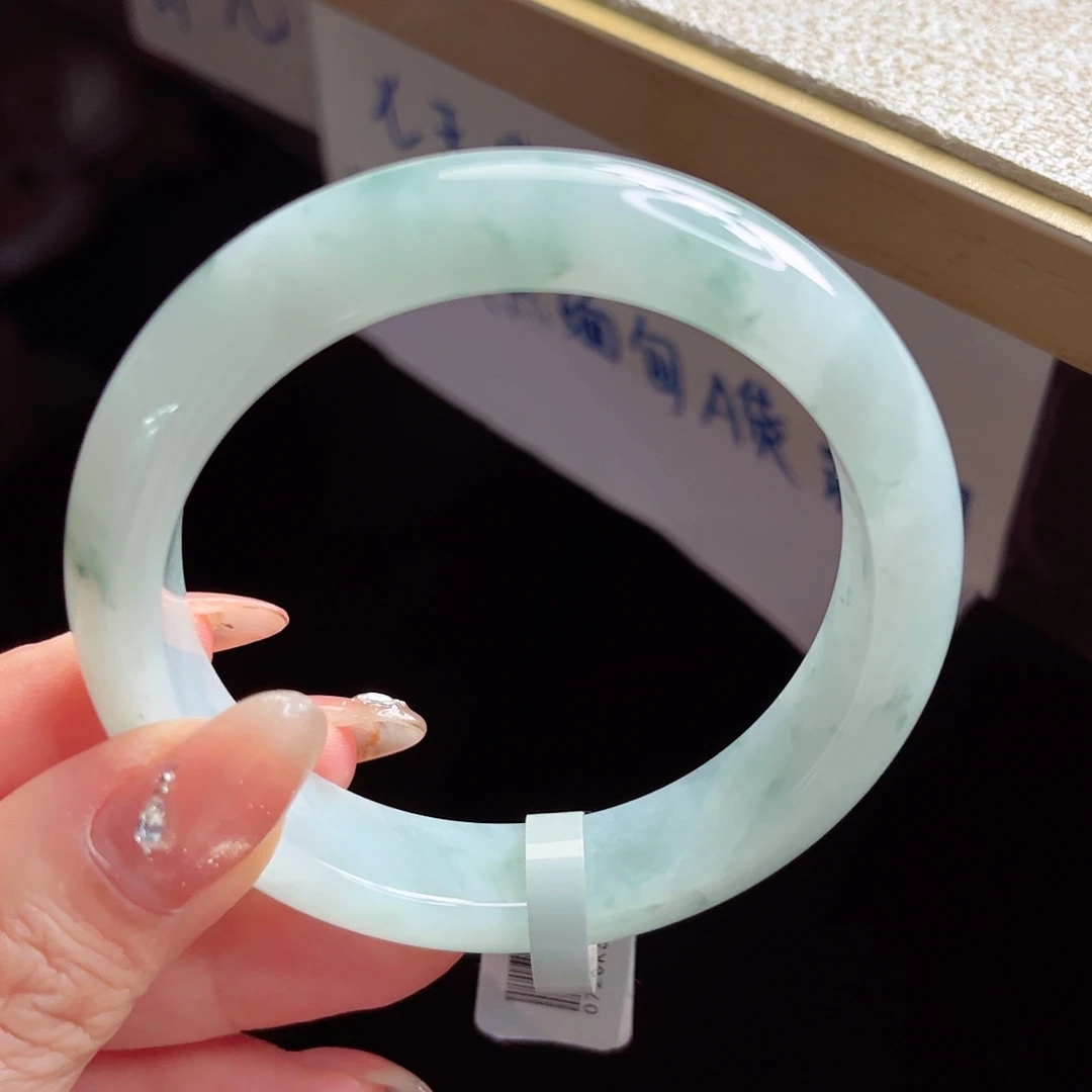 翡翠未镶嵌手镯手镯