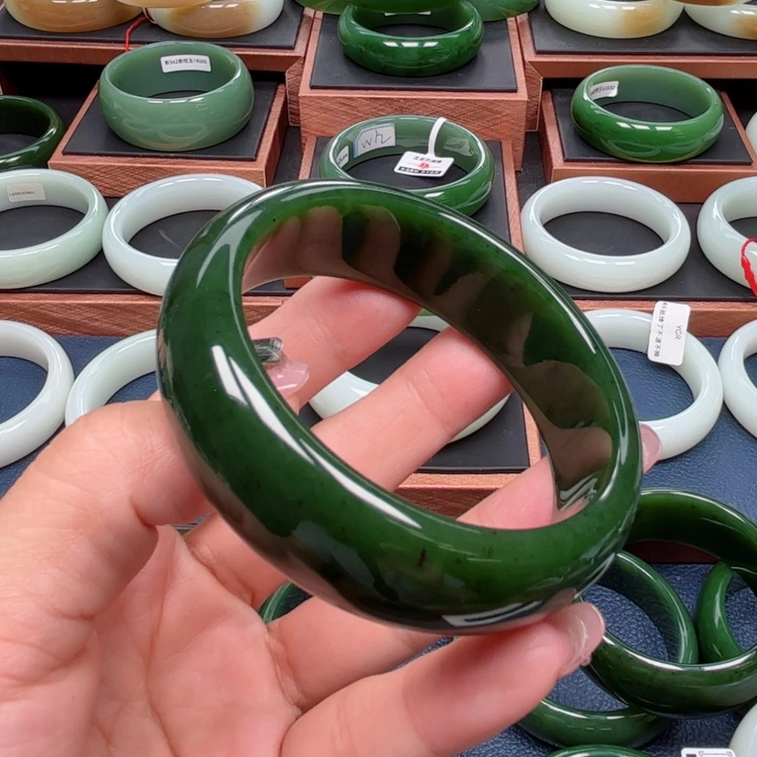 未镶嵌手镯和田玉（碧玉）华*