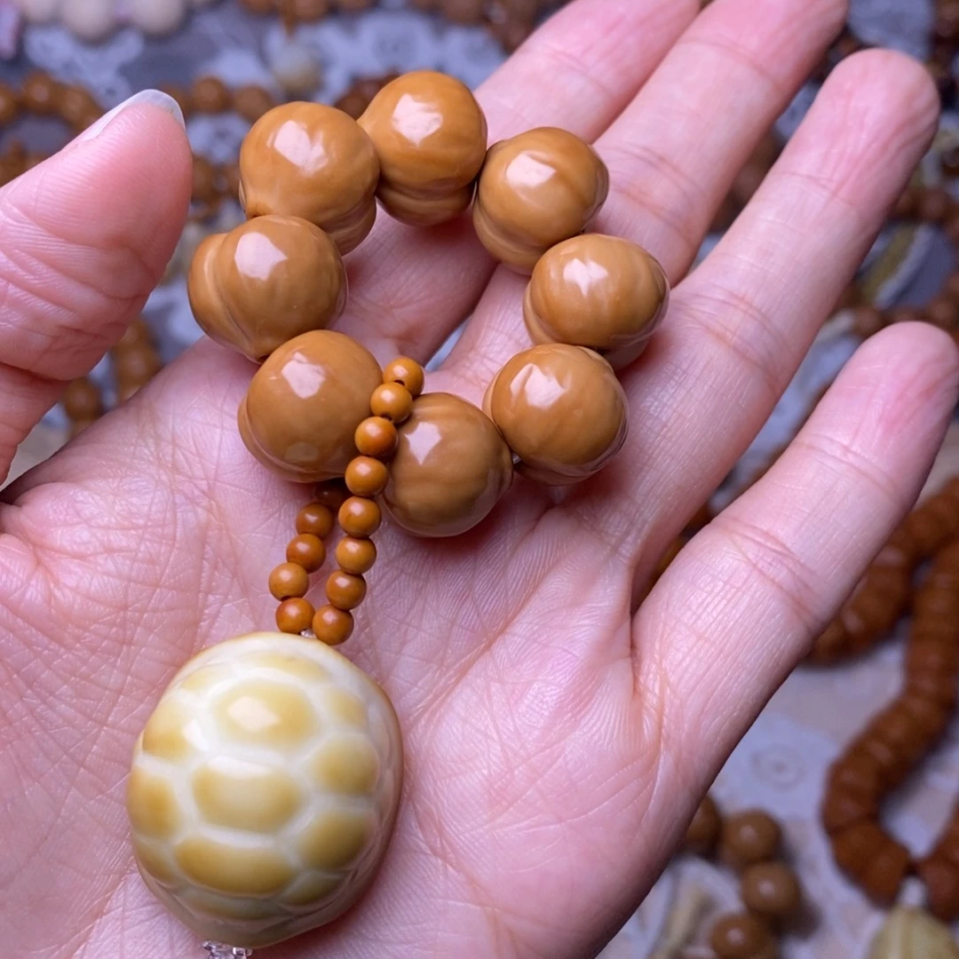 把件猴头核桃柯基屁桃龟甲