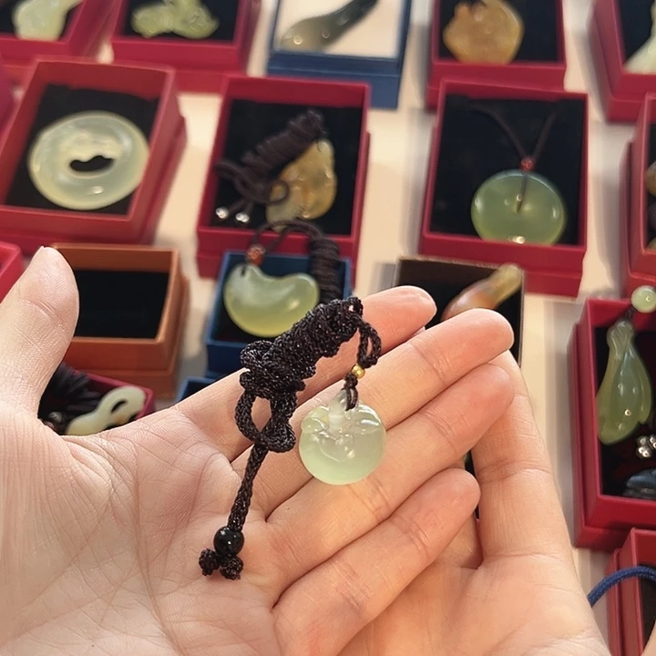 蛇纹石玉未镶嵌吊坠(赠链)