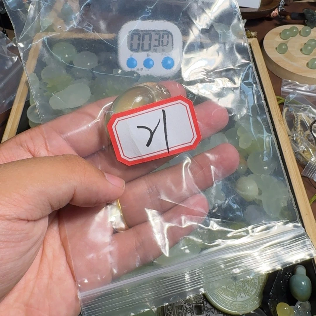 好***滚蛇纹石玉合金颈饰