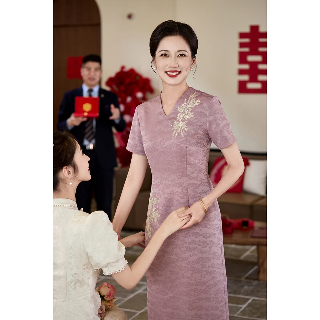 紫色V领喜婆婆婚宴装2025新款夏季结婚礼服妈妈高贵年轻平时可穿