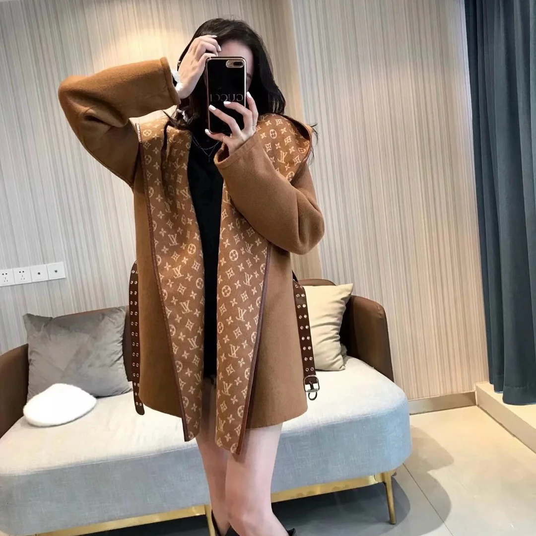 未使用 LouisVuitton/路易威登 A100696/内里三花印连帽大衣/36码