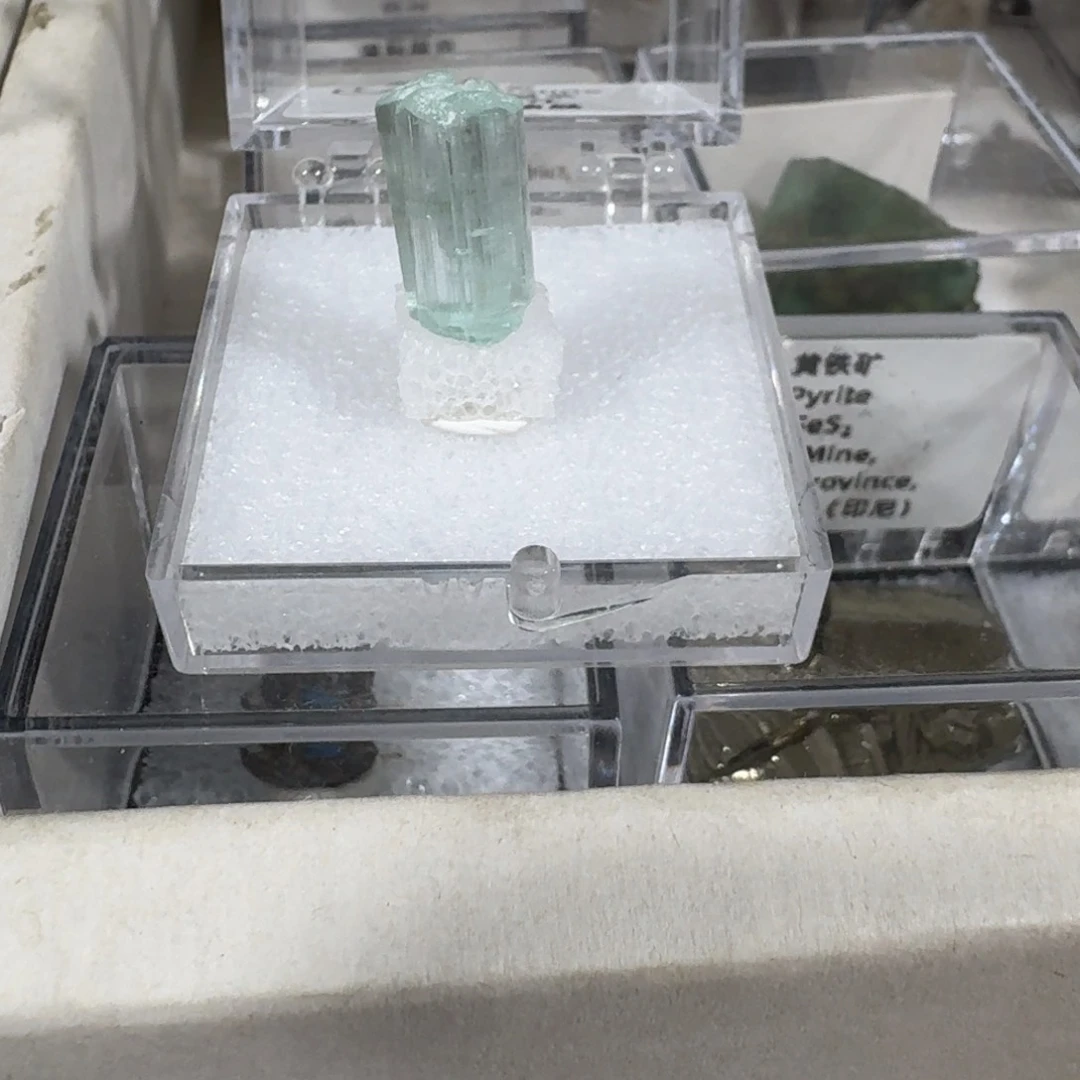 月下珠宝严选矿物