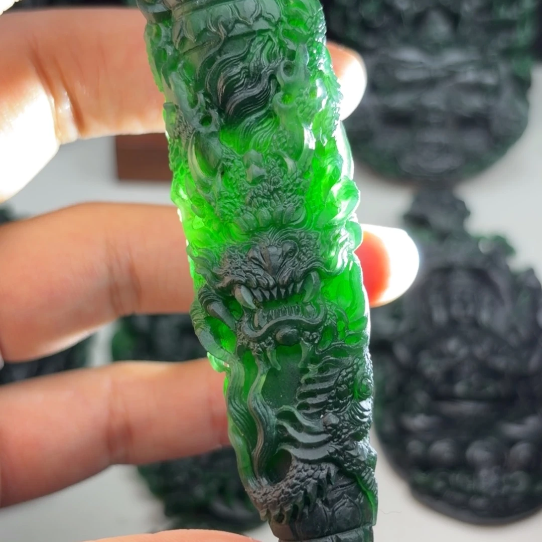 定制翡翠未镶嵌龙柱