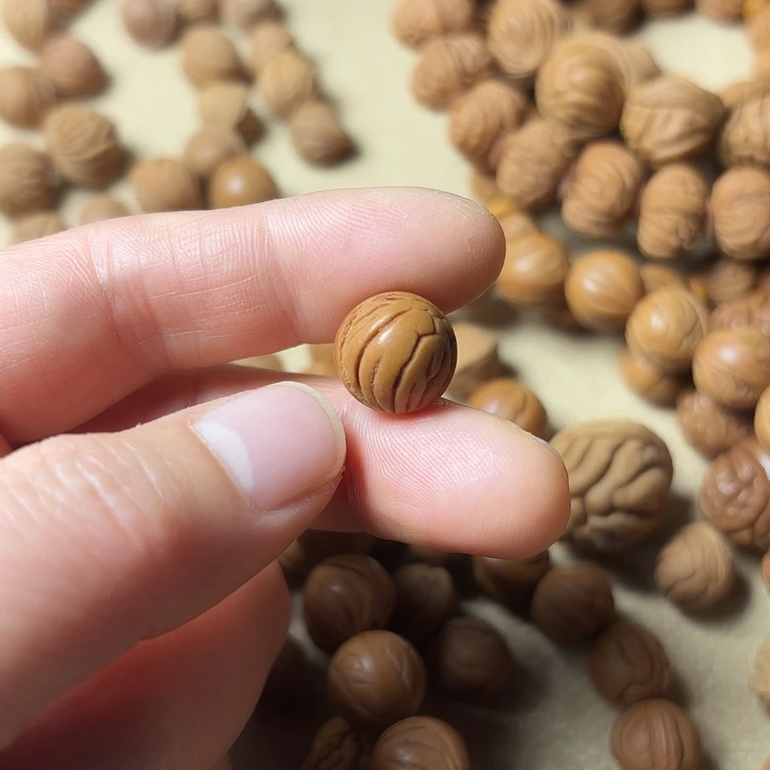 桃核吊坠秦岭龙纹元宝1.2尺26颗打孔