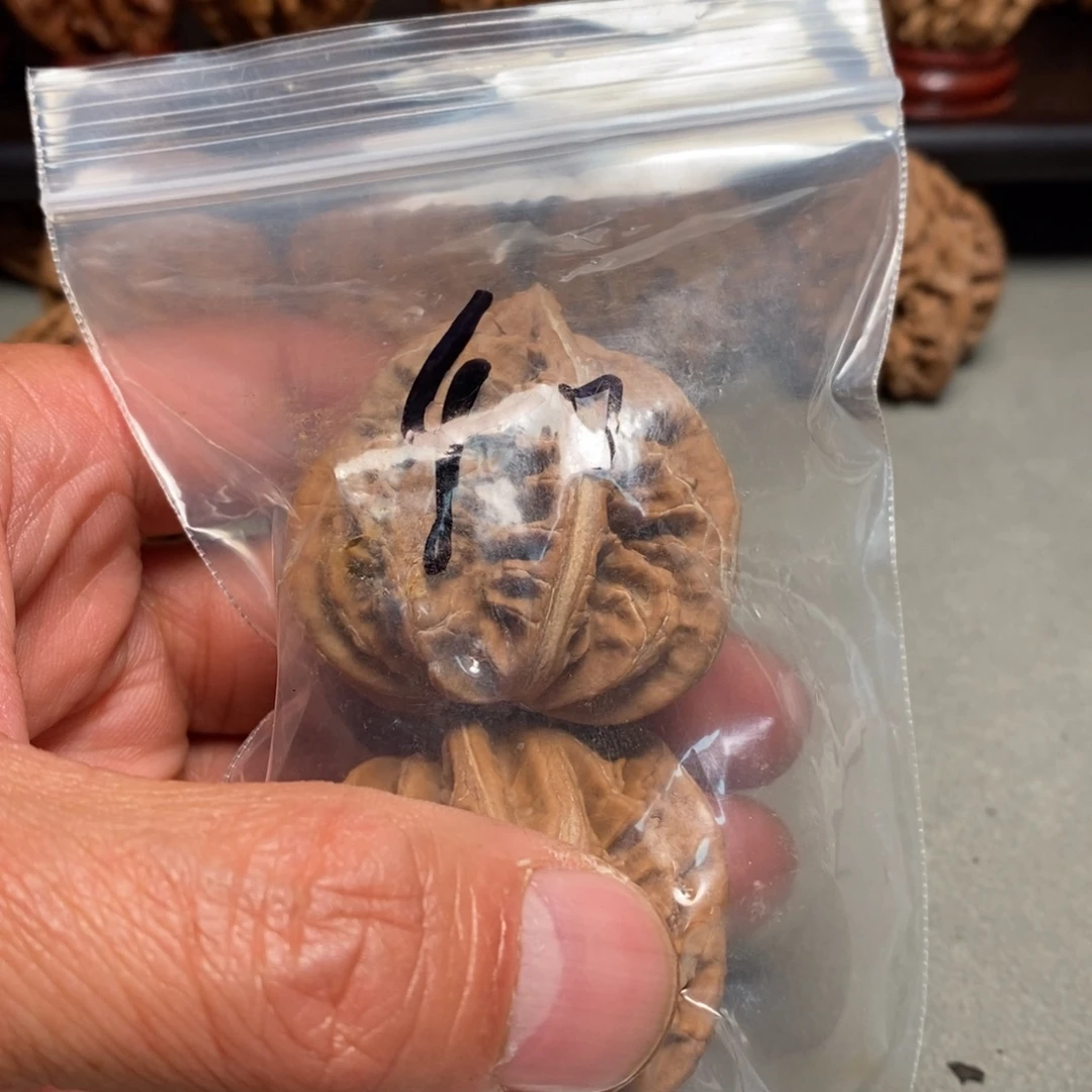 圣***亦把件文玩核桃09文玩核桃把件