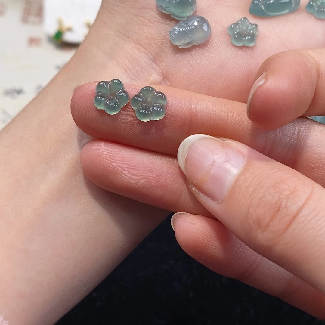 翡翠颈饰未镶嵌T**岩天然翡翠