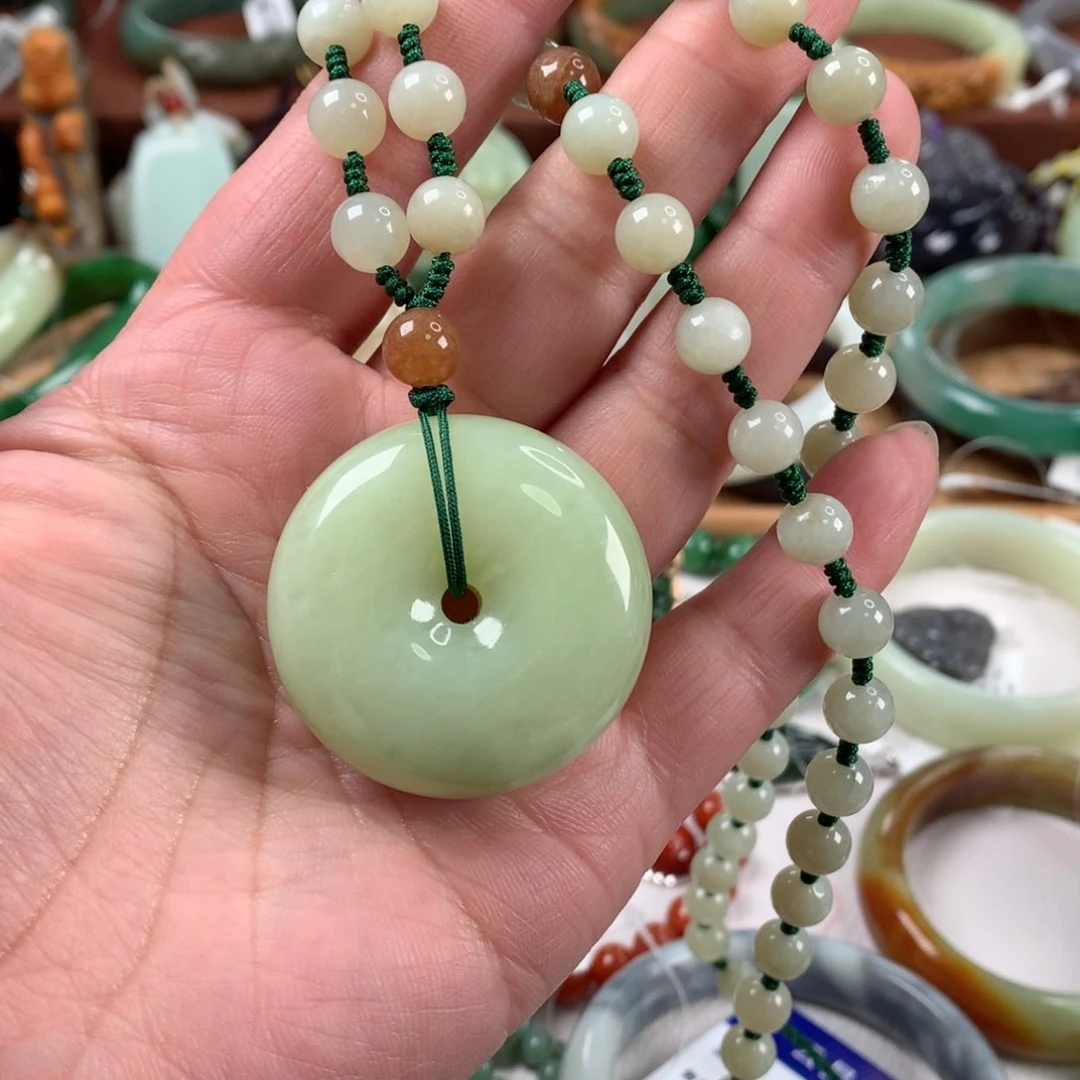 和田玉颈饰未镶嵌