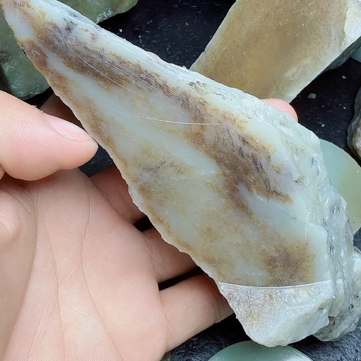 未镶嵌和田玉（糖玉）珠宝奇石