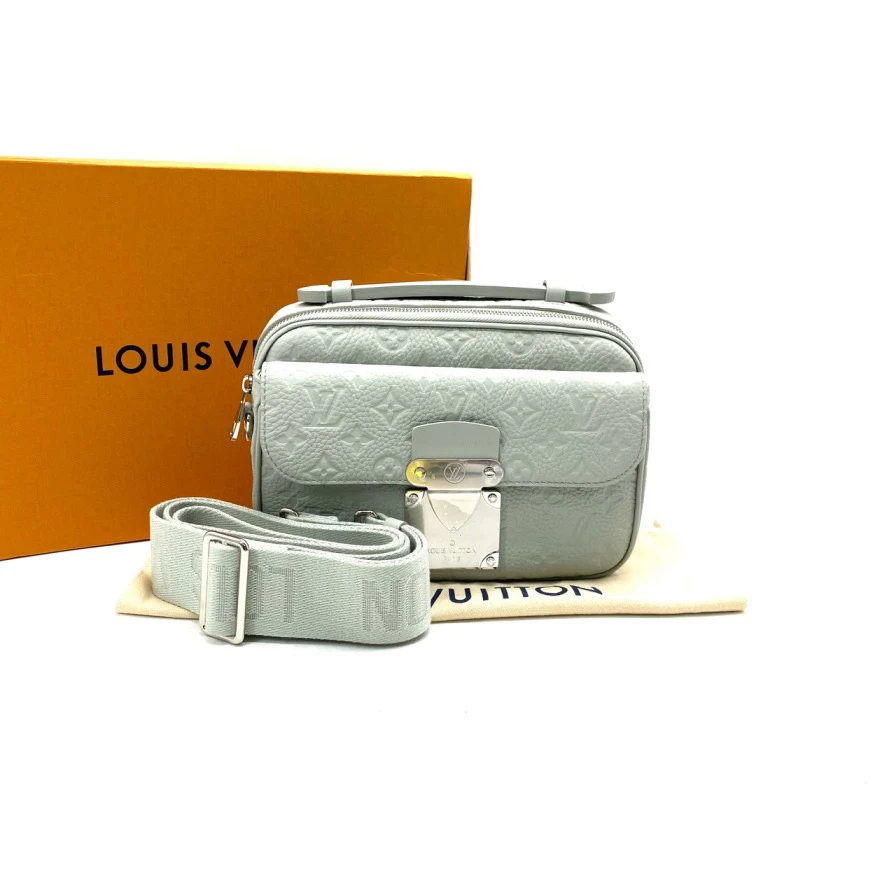 99新 LouisVuitton/路易威登 灰色压花s lock邮差包 尺22/18 压纹