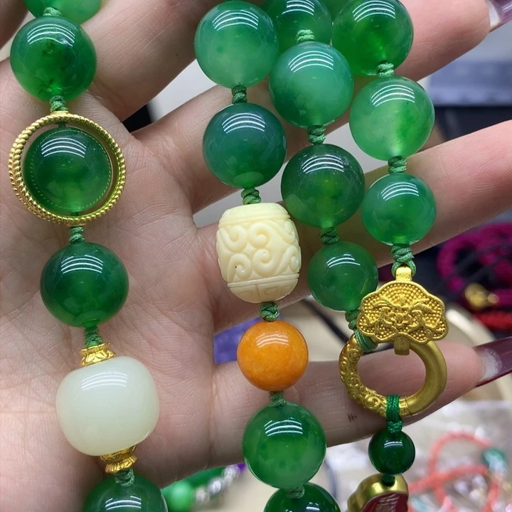 翡翠颈饰未镶嵌吊坠