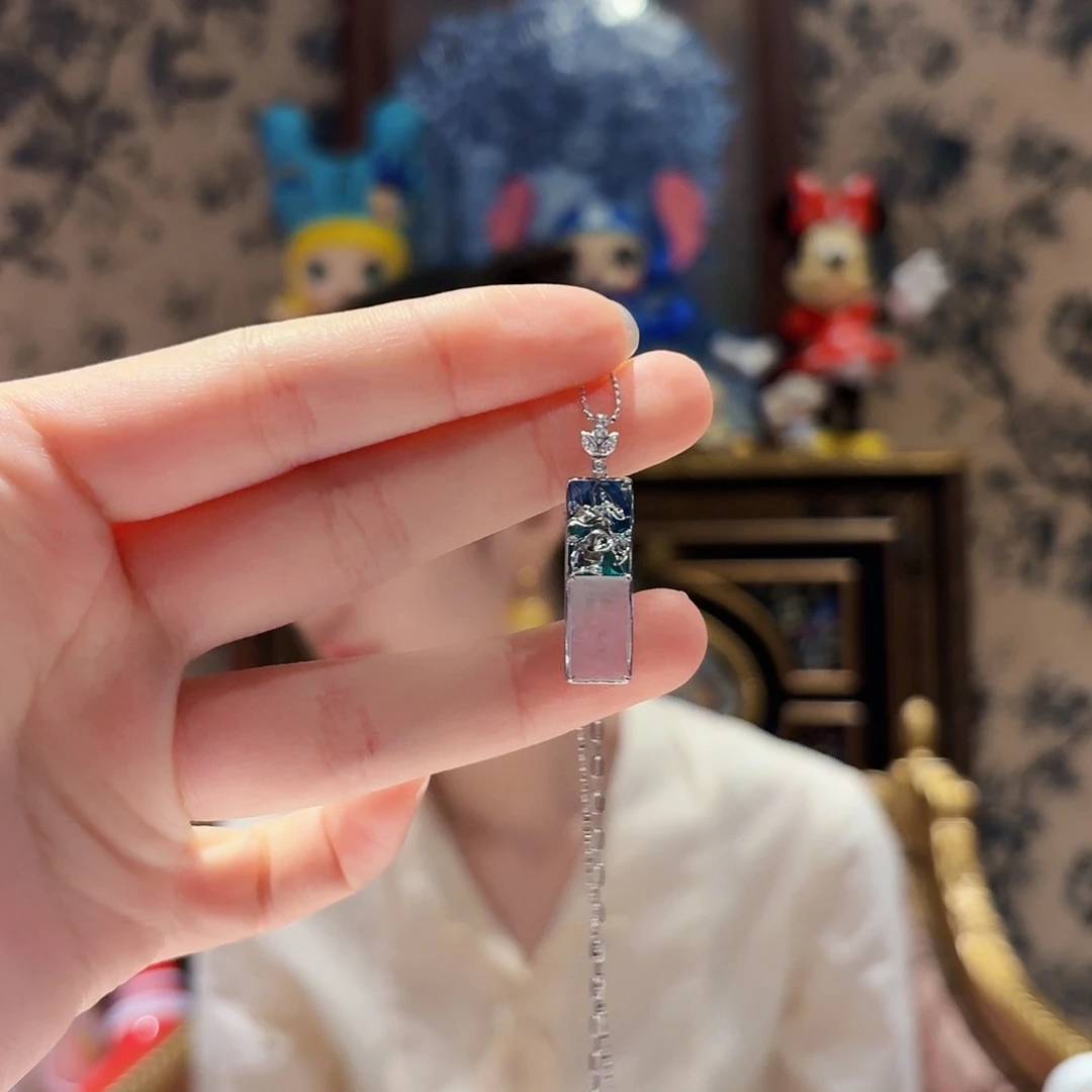 翡翠18K金镶嵌颈饰颈饰