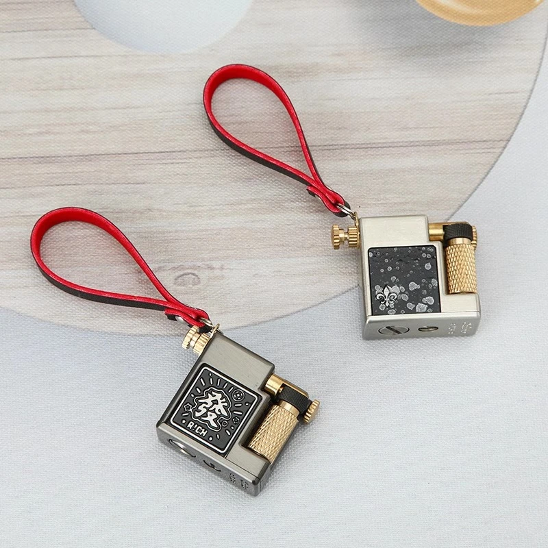 【六月新品】小方砖打火机经典侧滑轮点火迷你便携送男礼红色