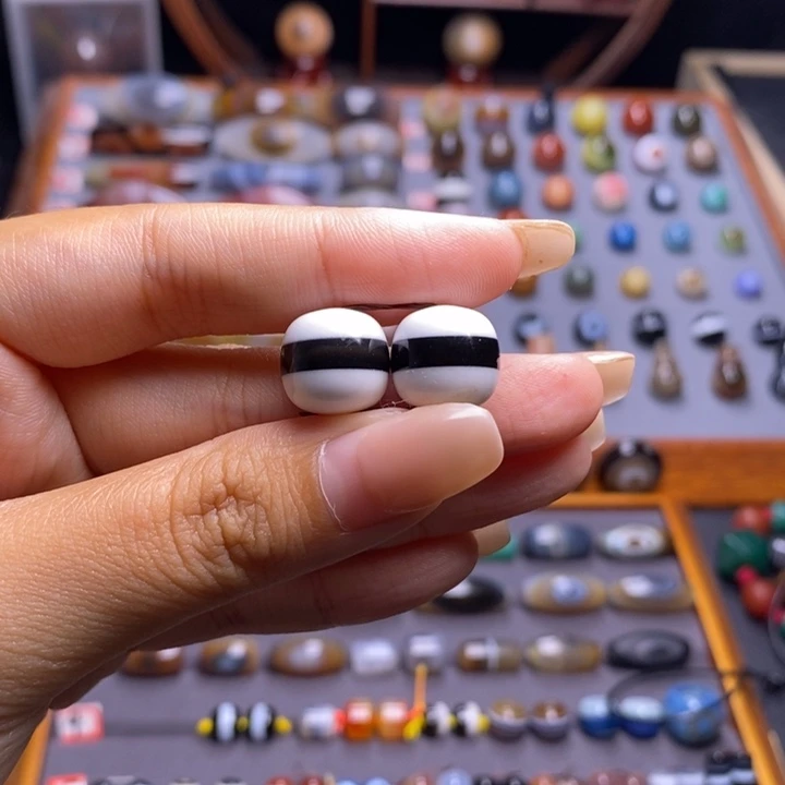 玉***龙玛瑙/玉髓颈饰未镶嵌