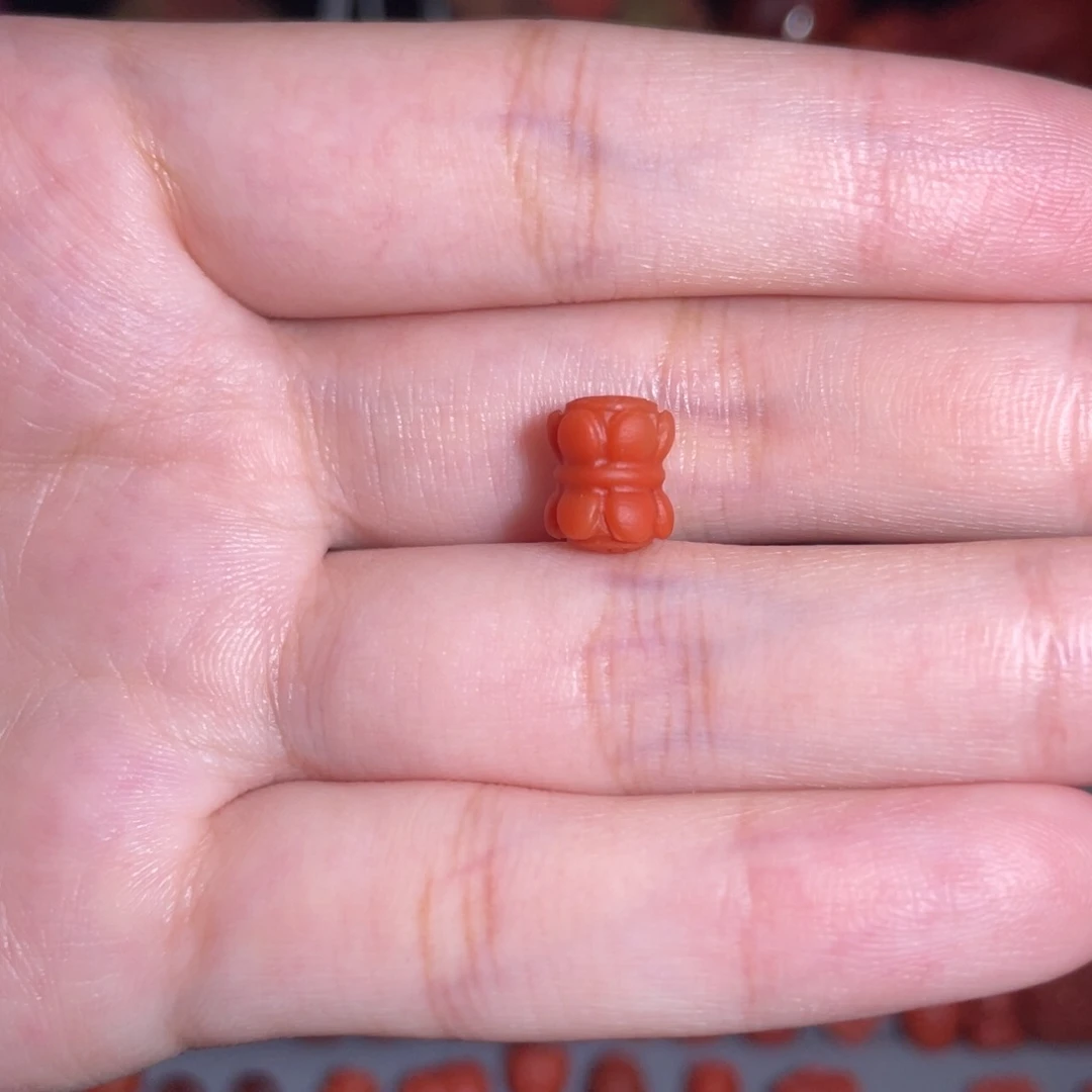 南红玛瑙未镶嵌并蒂莲7mm+