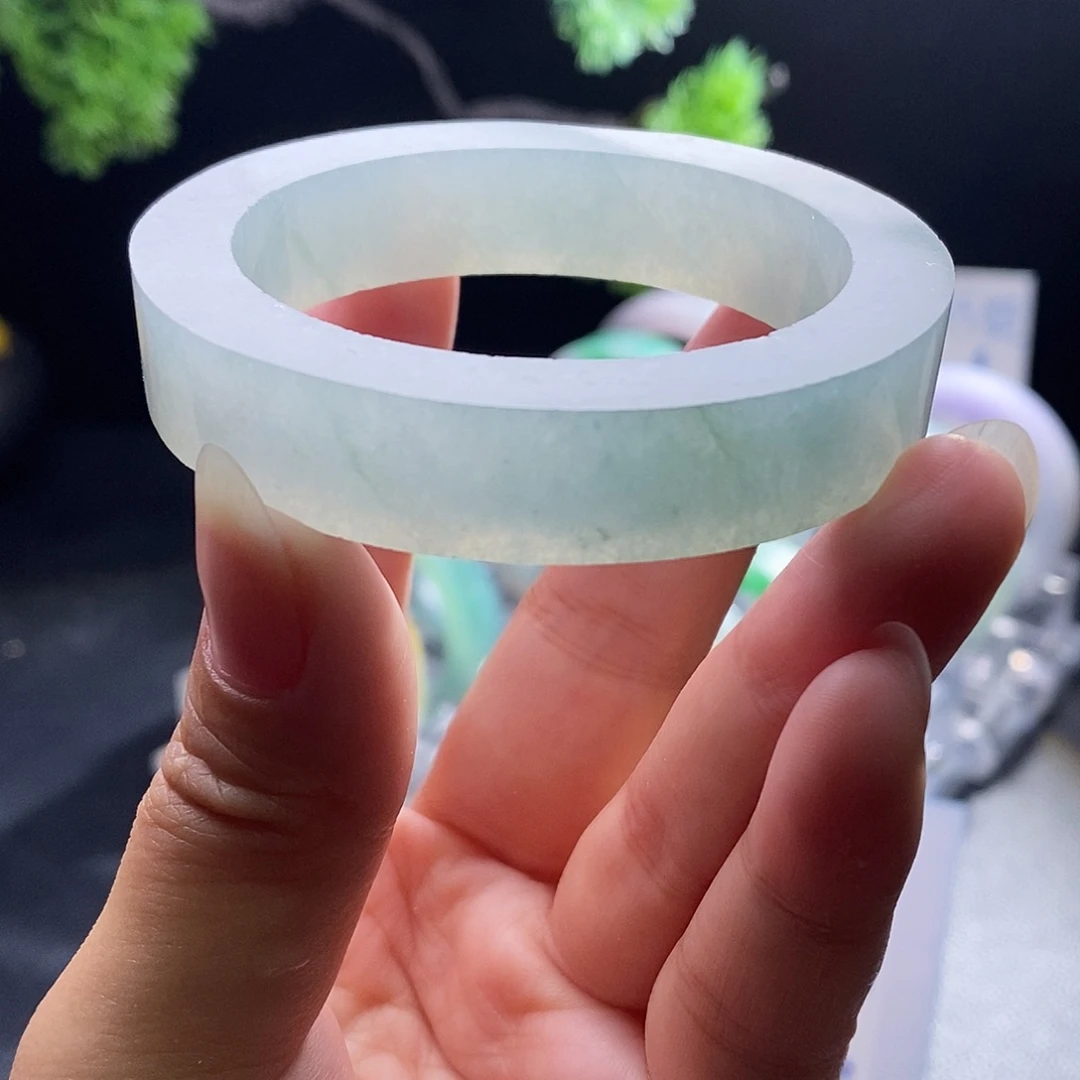 定制翡翠未镶嵌翡翠手镯