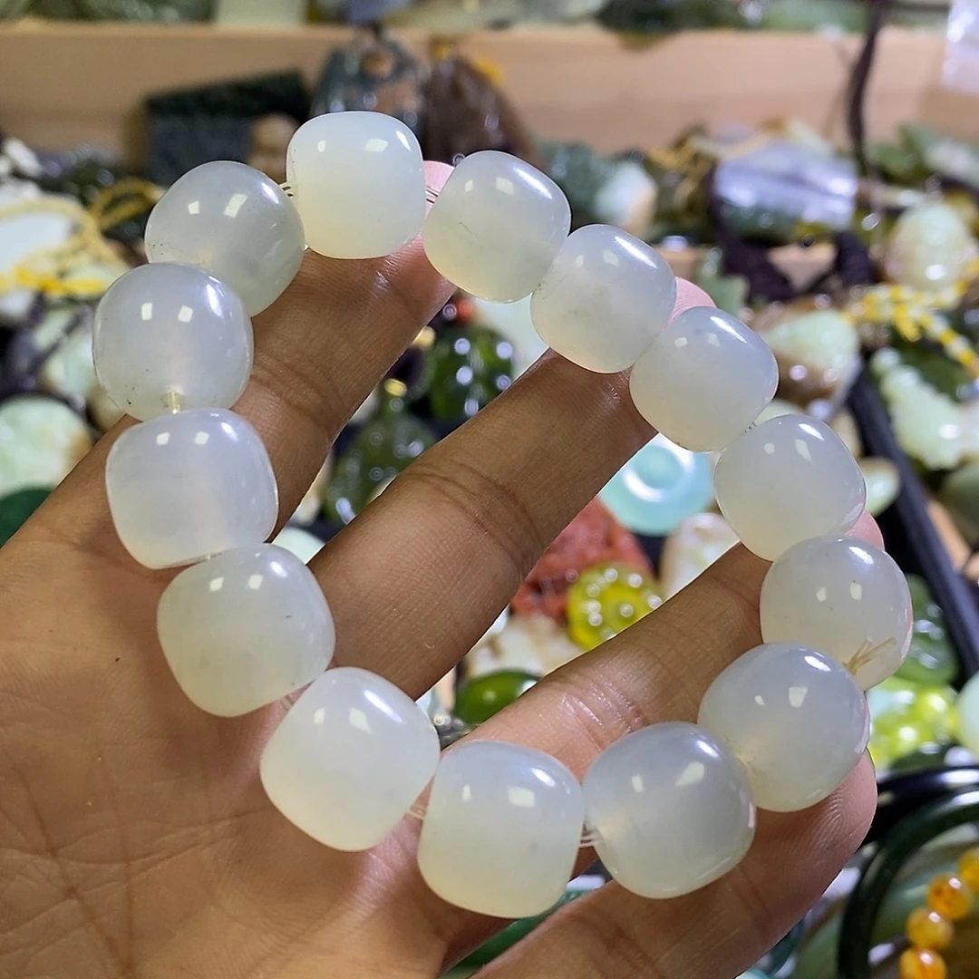 岫玉未镶嵌手链一个