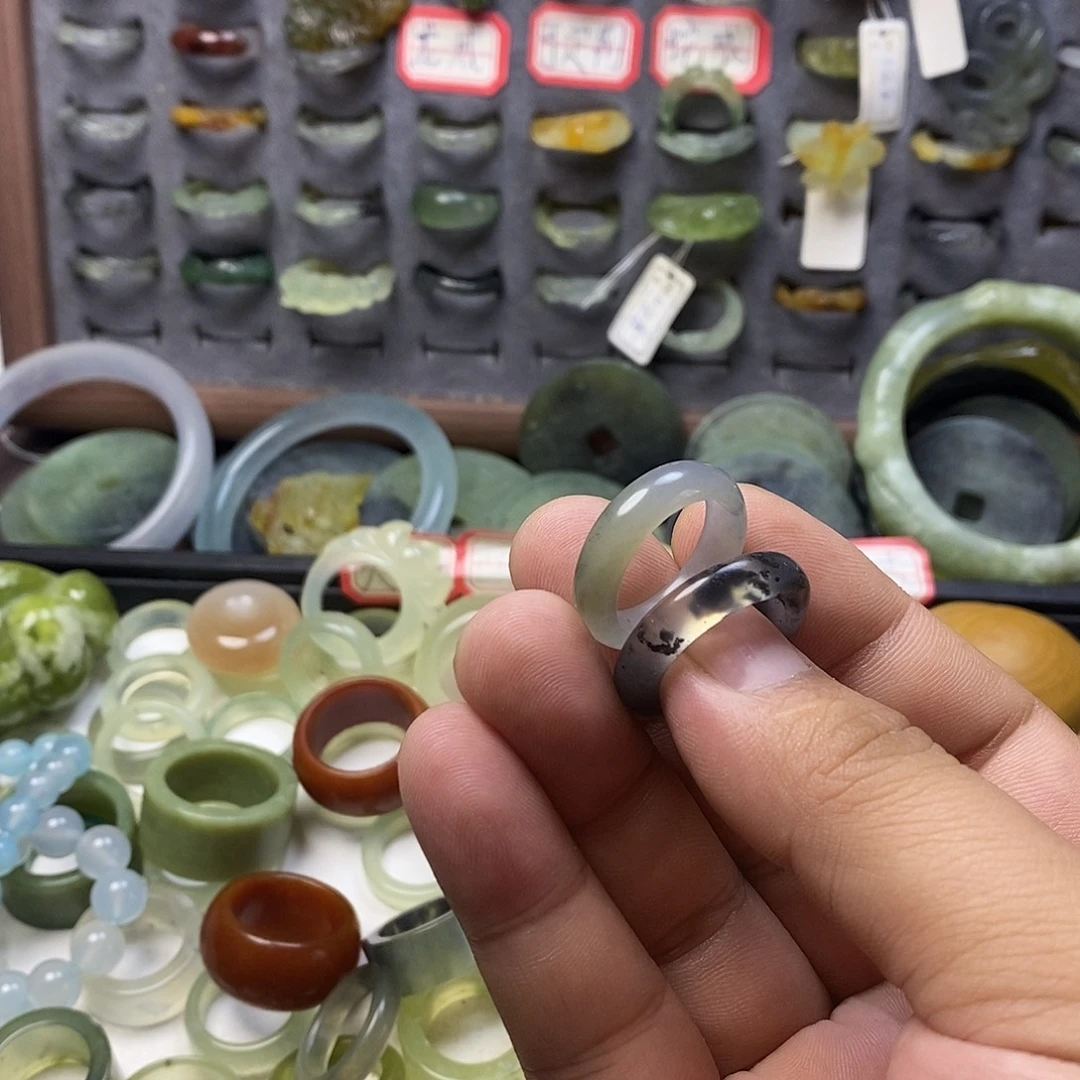 蛇纹石玉未镶嵌戒指