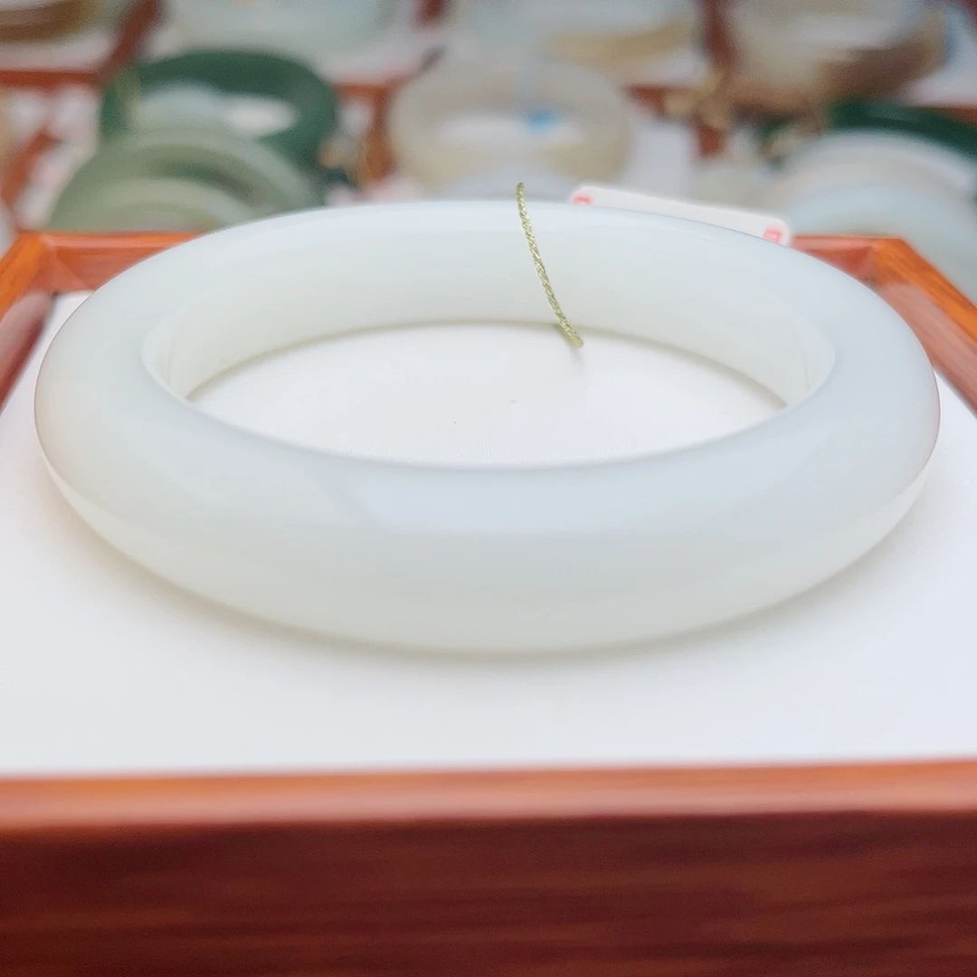 和田玉未镶嵌手镯52.8