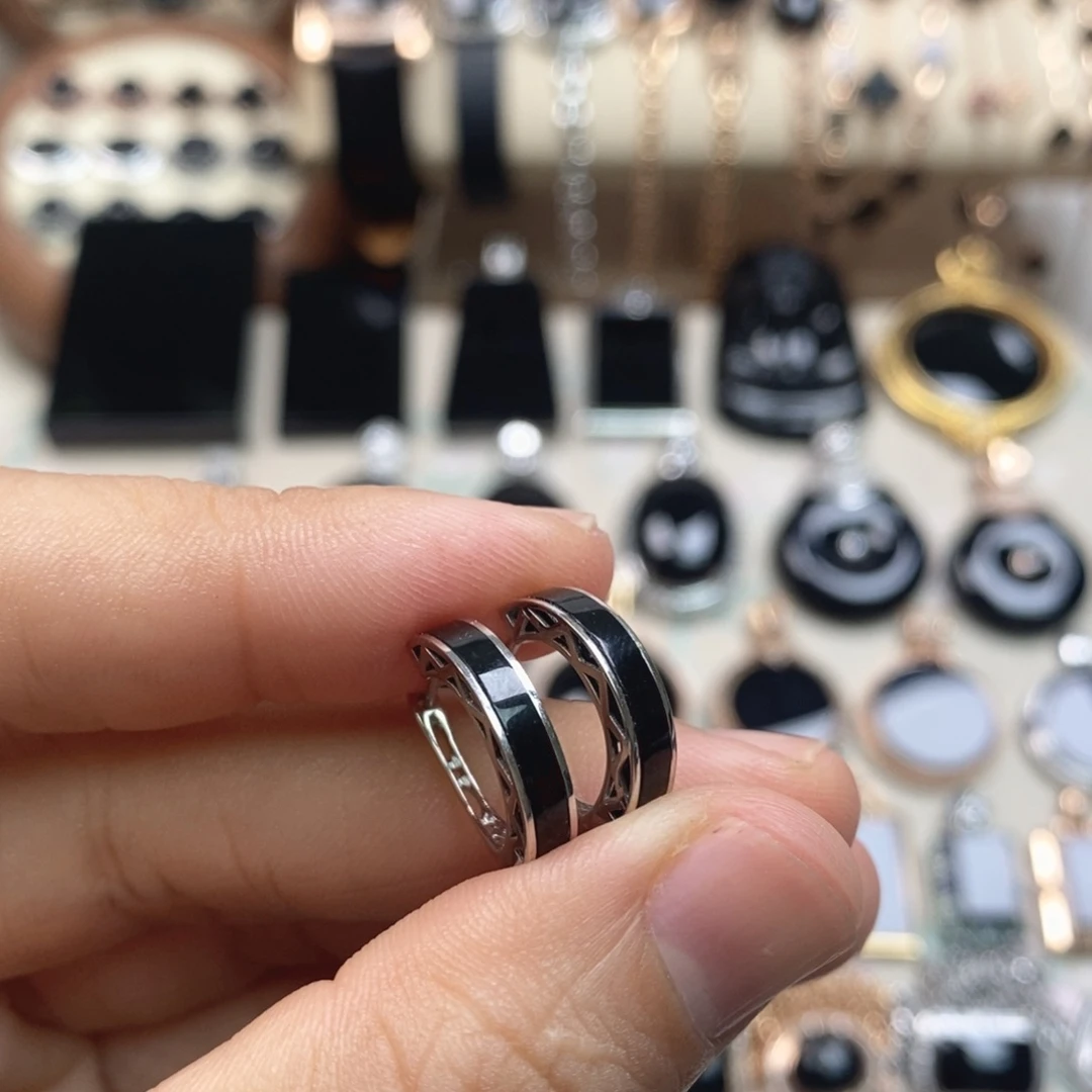 翡翠18K金镶嵌耳饰