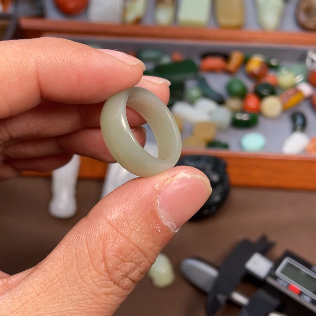 和田玉和田银S925镶嵌4****@