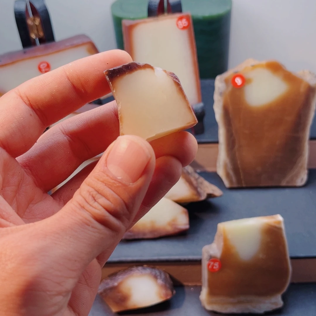 和田玉（糖玉）未镶嵌颈饰