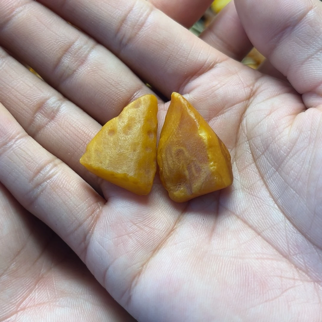r***m定制琥珀未镶嵌蜜蜡定制水滴