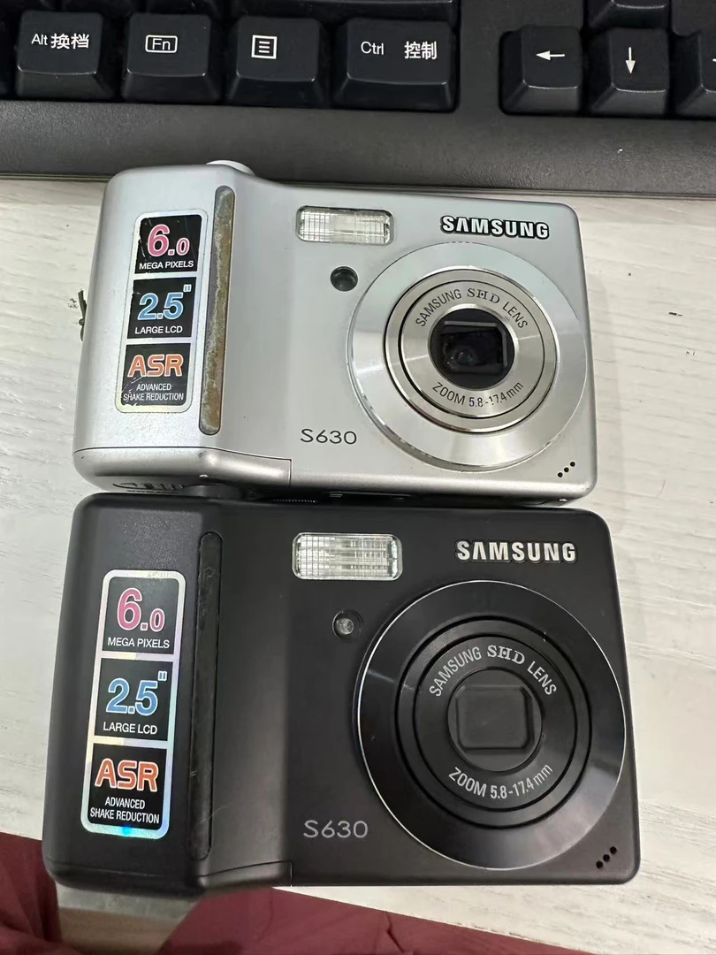 9新 Samsung/三星 s630银黑 600万像素 3倍光学变焦 自备五号电池