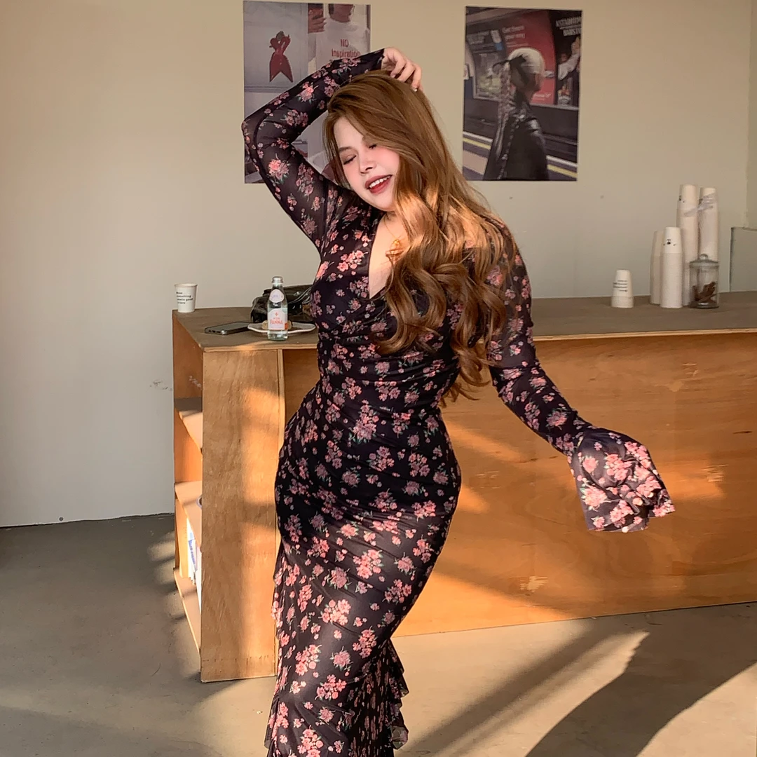 复古开叉收腰修身显瘦度假风碎花小众设计感印花包臀连衣裙女G073