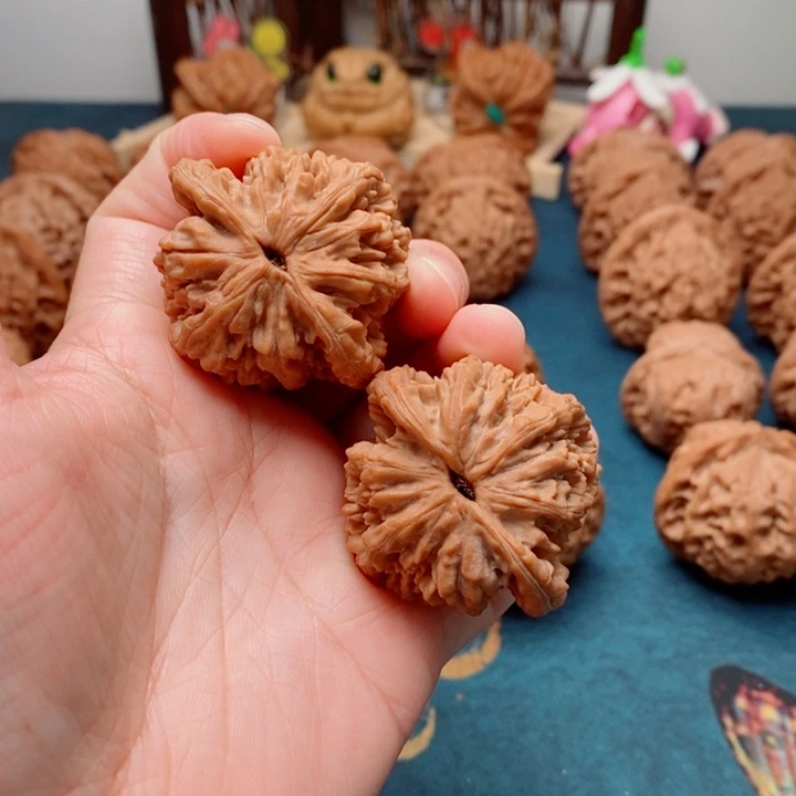 三***草文玩核桃把件麦虎42