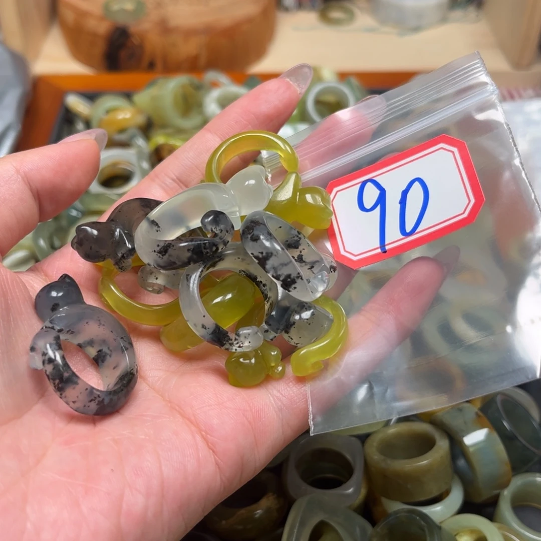 蛇纹石玉未镶嵌珠宝奇石