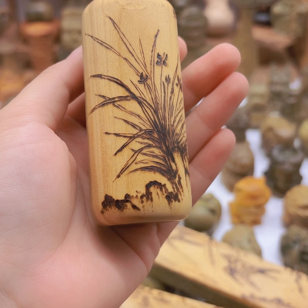 江***画木绿檀木兰花烫画花瓶