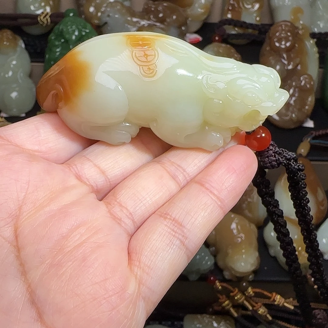 惩***善颈饰未镶嵌和田玉