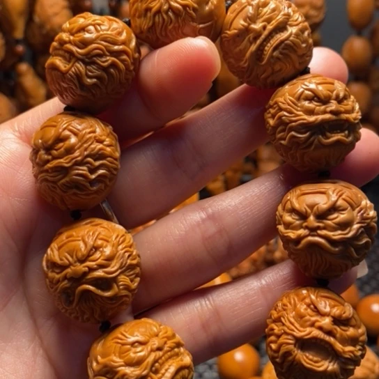 橄榄核吊坠钟馗头