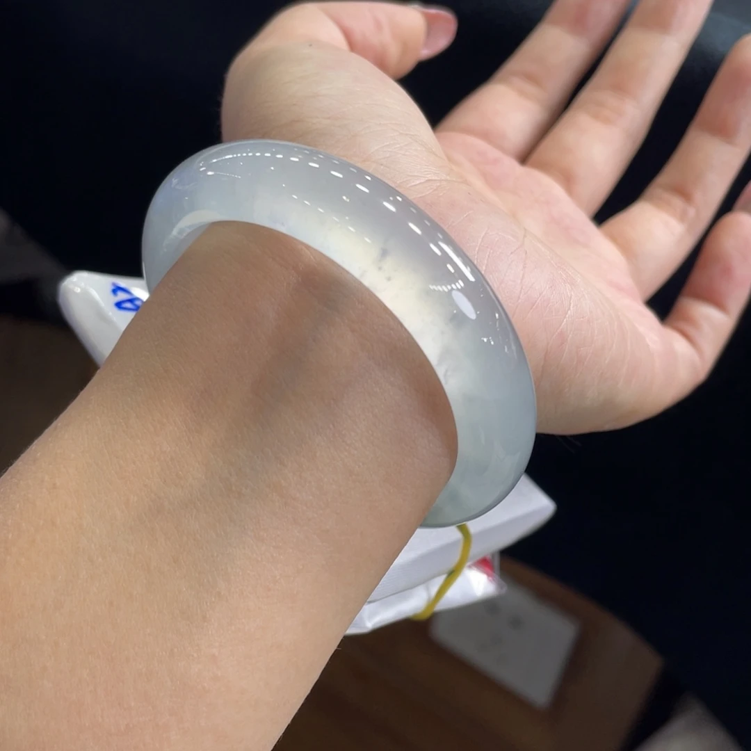 翡翠未镶嵌手镯29号 50.8正圈白冰刚子