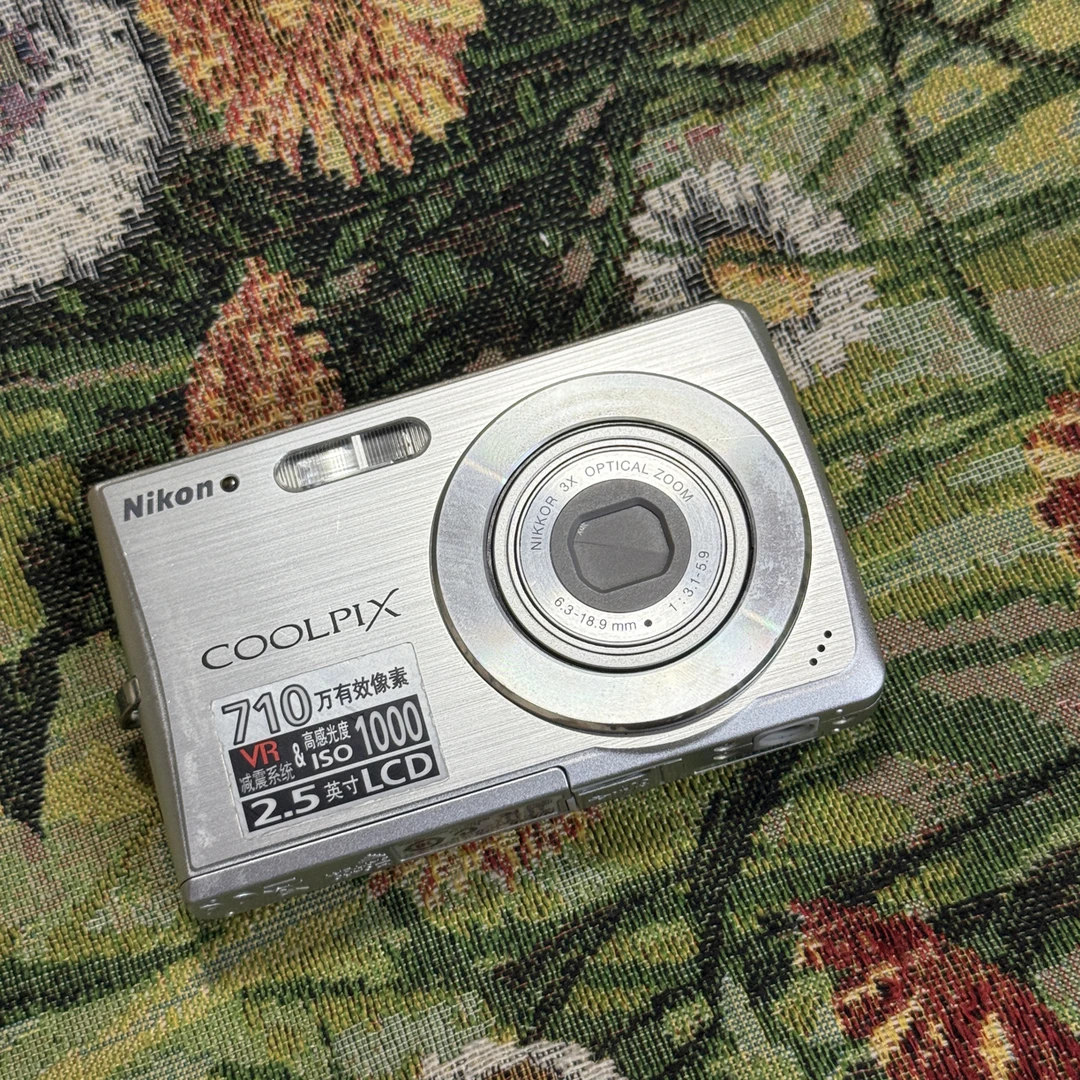 9新 Nikon/尼康 s200 银色 复古冷白ccd数码相机便携拍照摄影