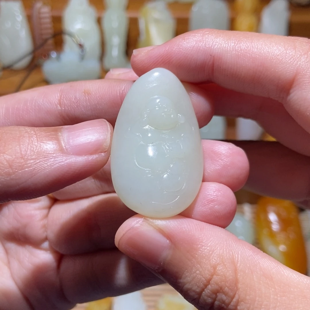 王***凰和田玉未镶嵌颈饰