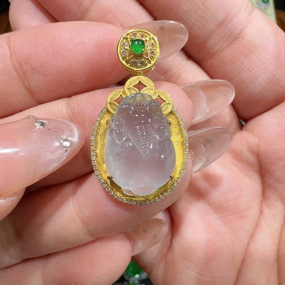 【闪购商品】颈饰18K金镶嵌翡翠