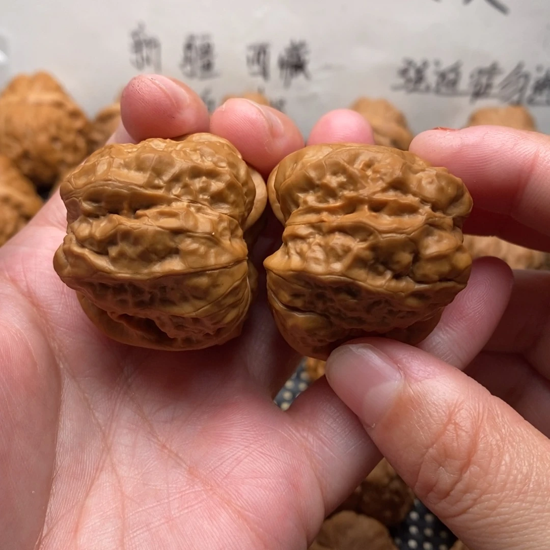 文玩核桃把件全品四开背边38左右