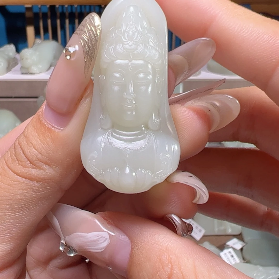 颈饰未镶嵌和田玉（糖玉）