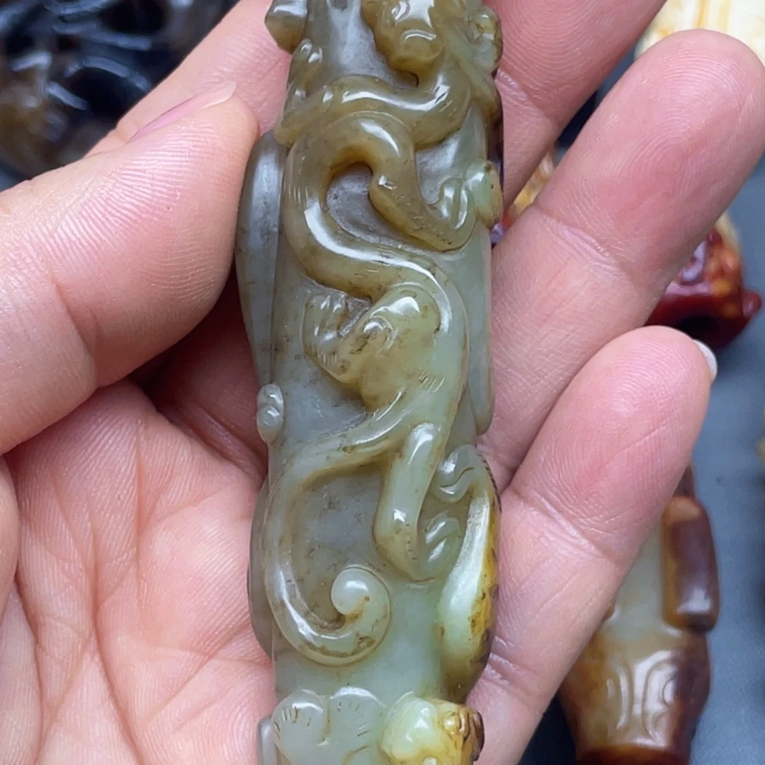 铺***石和田玉未镶嵌颈饰
