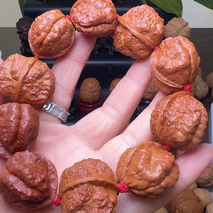 文玩核桃吊坠羊头蟾